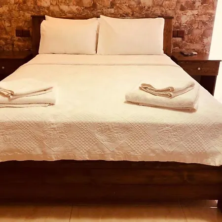 Pensión Paradise Karpaz & Restaurant *